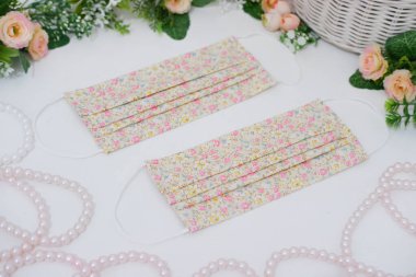 Arka plan olarak güzel desenli maskeler