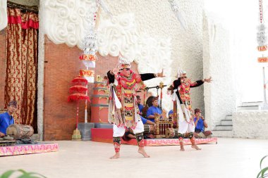 Bali 'de barong dansı geleneği.