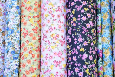 Kadınlar için çeşitli güzel ve çekici kumaşlar.