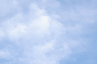 Gökyüzü ve bulutların güzel manzarası