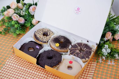 Lezzetli katmanları olan çörekler.