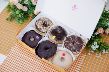 Lezzetli katmanları olan çörekler.