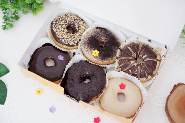 Lezzetli katmanları olan çörekler.