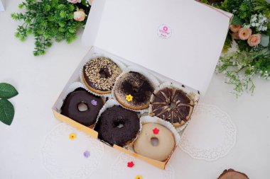 Lezzetli katmanları olan çörekler.