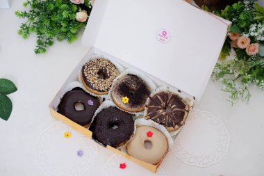 Lezzetli katmanları olan çörekler.