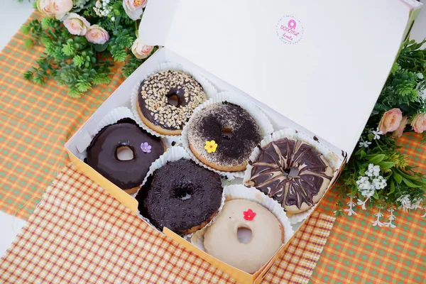 Lezzetli katmanları olan çörekler.