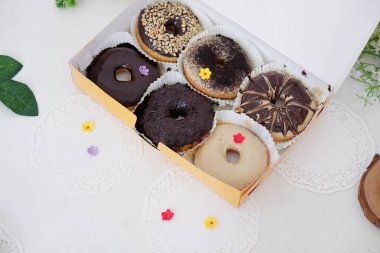 Lezzetli katmanları olan çörekler.