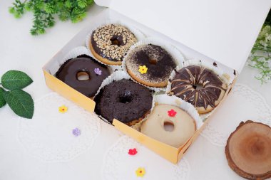 Lezzetli katmanları olan çörekler.