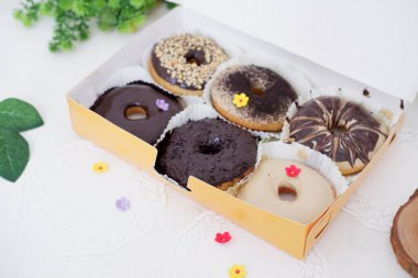 Lezzetli katmanları olan çörekler.