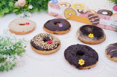 Lezzetli katmanları olan çörekler.