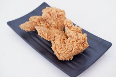 Arka plan olarak kızarmış tavuk.