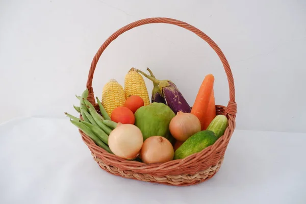 Basket Fresh Vegetables White Background Healthy Food — Stock Photo, Image