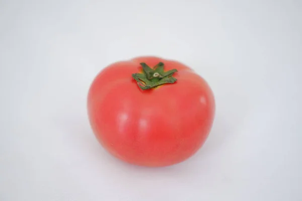Tomat Vit Bakgrund Närbild Isolerad — Stockfoto