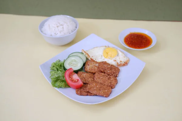Fried Tempeh Cutlet Rice Fried Egg White Plate — Stock Photo, Image