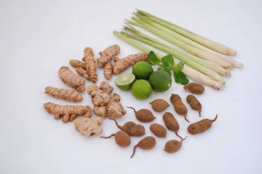 Güneydoğu Asya 'da yaygın olarak kullanılan bitkisel tıp ve baharat bileşenleri