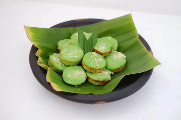 Pandan Aromatyzowane Ciasto Pięknych Zielonych Liści — Zdjęcie stockowe