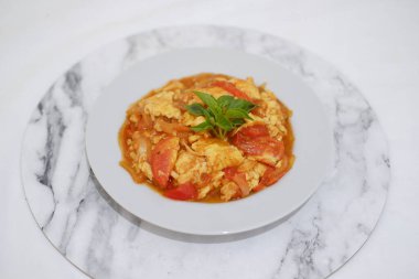 Tom Yum Goong ile Kızarmış Yumurta, Tayland Yemeği