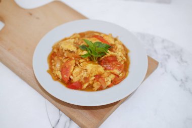 Tom Yum Goong ile Kızarmış Yumurta, Tayland Yemeği