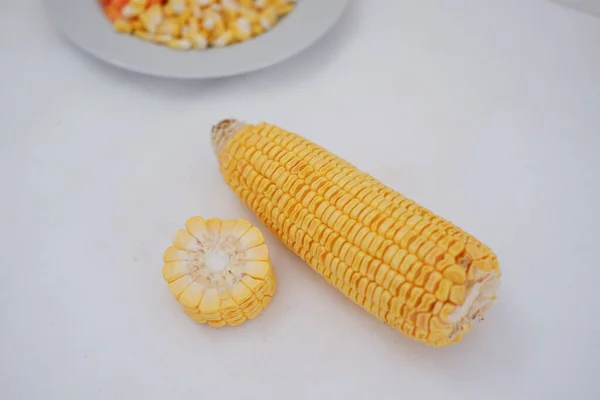 Corn Cob Corn Kernels White Plate White Background — Stock Photo, Image