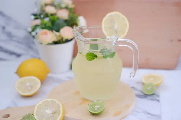 Lemonade Fresh Lemon Mint Leaves White Background — Stock Photo, Image