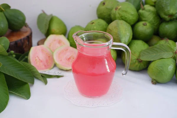 Frischer Guaven Saft Glas Und Frische Guaven Früchte — Stockfoto