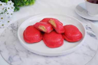 Kue ku, kue tok, ya da kırmızı kaplumbağa keki, Endonezya 'da geleneksel pasta