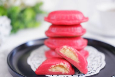 Kue ku, kue tok, ya da kırmızı kaplumbağa keki, Endonezya 'da geleneksel pasta