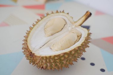 Durian meyvelerin kralıdır.