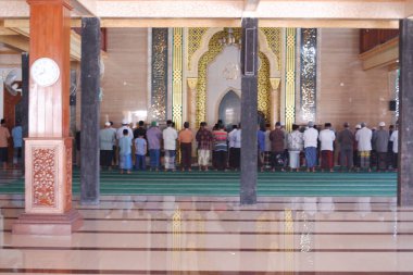camide dua insanlar