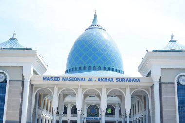 SURABAYA, İNDONEZYA HAZİRAN 12, 2024 - mescidi nasonal al akbar surabaya