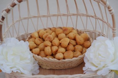 Endonezya 'dan geleneksel bir pasta, adı 