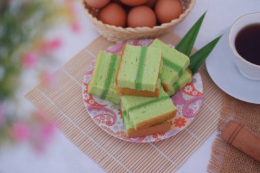 Tabakta pandan keki. Seçici odak.