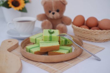 Tabakta pandan keki. Seçici odak.