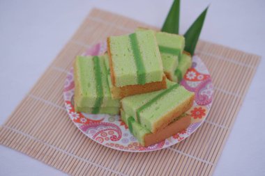 Lezzetli Yeşil Katmanlı Pandan Sünger Keki