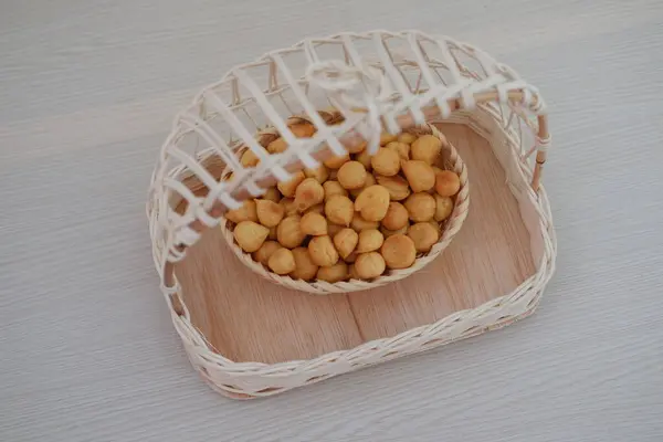 Örgü Sepette Çıtır Isırıklar