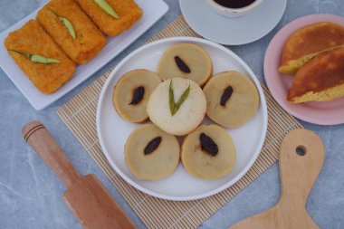 Kahveli Endonezya Geleneksel Atıştırmalıkları