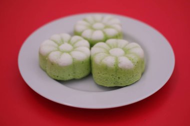 Bir Tabakta Buharda Buharda Buharda Buharda Pişmiş Kekler