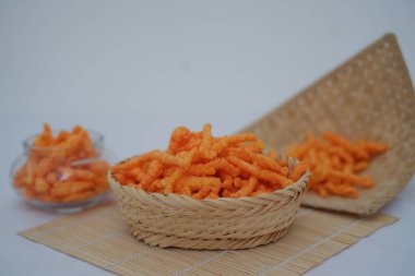 Kırsal stilde sunulan Çıtır Atıştırmalıklar