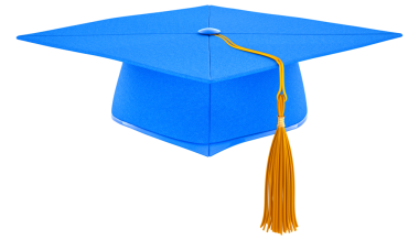 Eğitim sanatları, beşeri bilimler ve sosyal bilimler mezunları için mavi akademik mezuniyet şapkası. Şeffaf arkaplanda 3B görüntüleme izole edildi