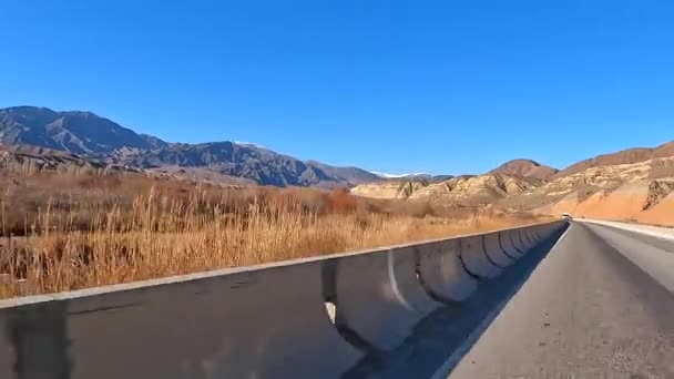 Cars Drive Highway Mountains Kyrgyzstan Exciting Road Trip Travel Car — Stok video