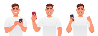 Üç karakterden oluşan bir set. Elinde akıllı telefon olan yakışıklı, beyaz bir adam. Mobil başvuru ya da hizmetlerin reklamı, başvuru ya da web sitesinin tanıtımı. Vektör illüstrasyonu beyaz arkaplanda izole edildi.
