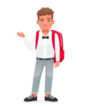 Sırtında kırmızı bir sırt çantasıyla gülümseyen küçük bir çocuk duruyor. Beyaz gömlekli, papyonlu güzel bir okul çocuğu. Beyaz arkaplanda vektör karikatür çizimi.