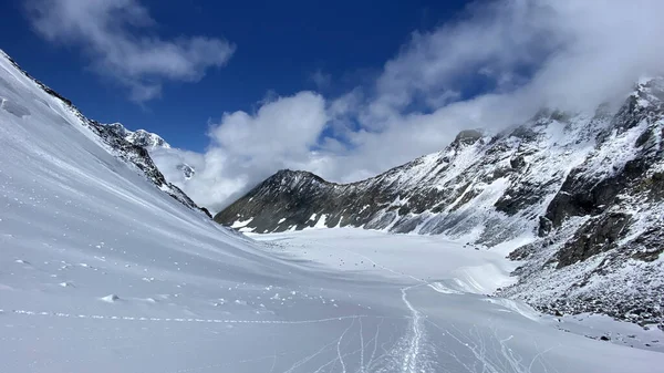 Vista Superior Passo Delaunay Coberto Neve Escalar Monte Belukha Altai — Fotografia de Stock