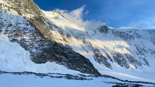 Incredibile Vista Sulle Montagne Altai Bellissimo Paesaggio Invernale Montagna Vista — Foto Stock