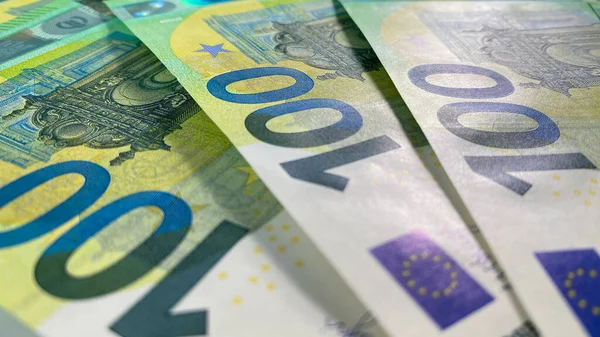 Várias Notas 100 Euros Encontram Numa Ventoinha Moeda Única União — Fotografia de Stock