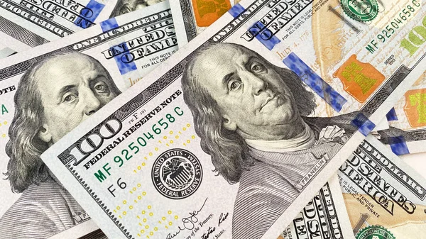 アメリカの通貨 ベンジャミン フランクリンの肖像画は100ドル 100ドル札について 現金の紙幣 現金ドル紙幣の背景 お金の背景について 金融ビジネス背景コンセプト — ストック写真