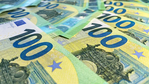 Ein Paar Hundert Euro Scheine Grüner Hintergrund Des Geldes Die — Stockfoto