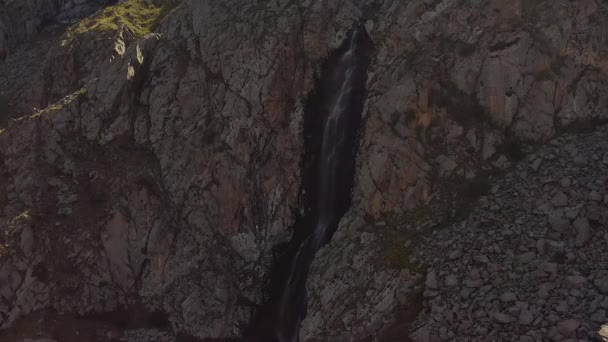 Cascata Aksai Parco Nazionale Ala Archa Kirghizistan Bellissimo Paesaggio Montano — Video Stock