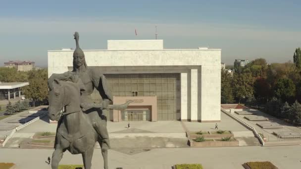 Socha Hrdiny Manase Velkomyslného Koni Ala Too Square Bishkek Centrum — Stock video