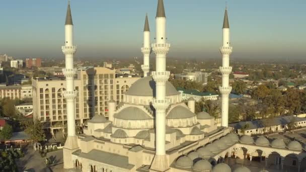 Centralmoskén Centralasiens Och Kirgizistans Största Moské Den Ikoniska Islamiska Byggnaden — Stockvideo